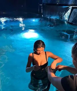 Наедине с семьей: Кайли Дженнер поделилась очаровательными снимками с детьм...