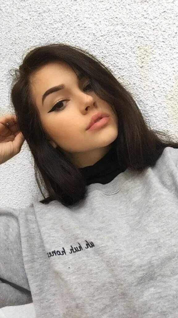 Лицо 16 девушки