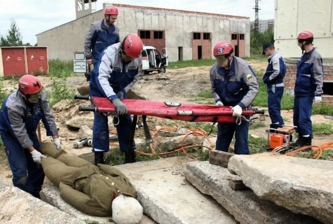 СОГБУ пожарно-спасательный центр Смоленск. Аварийно-спасательная служба Смоленск. Спасатели Смоленск. Недостроенная пожарная часть Пенза. Пожарно спасательный центр смоленск