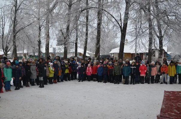 Поселок ломинцевский. Погода в ломинцевском. Погода в ломинцевском. Выпускной на природе дети. Погода в ломинцевском.