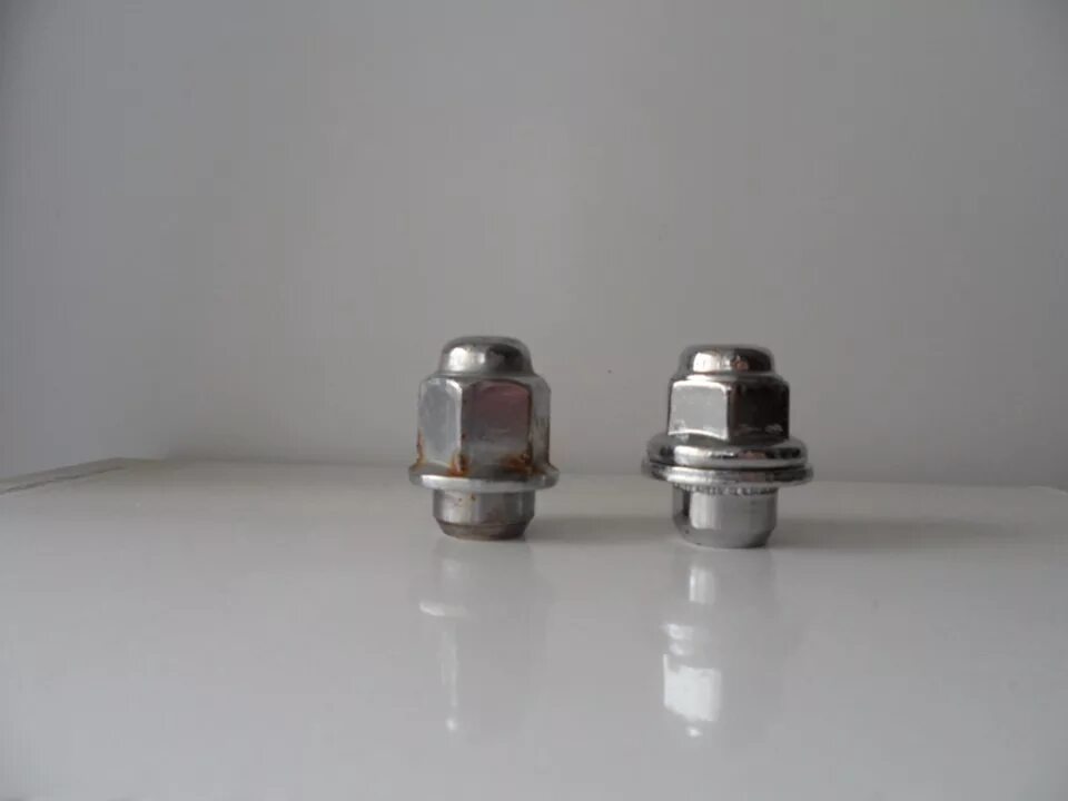 Резьба гаек на колесах. Колесная гайка qashqai j10. Резьба гаек на колесах. Гайки колесные м12х1. Колесные гайки volvo s40 ii.