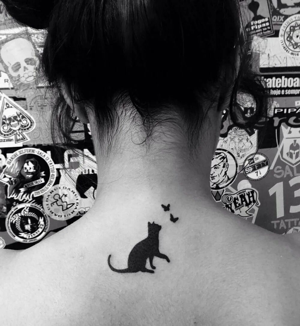 Татуировка кошка. Тату для девушек. Маленькие тату. Татуировки кошки для девушек. Что значит тату черно