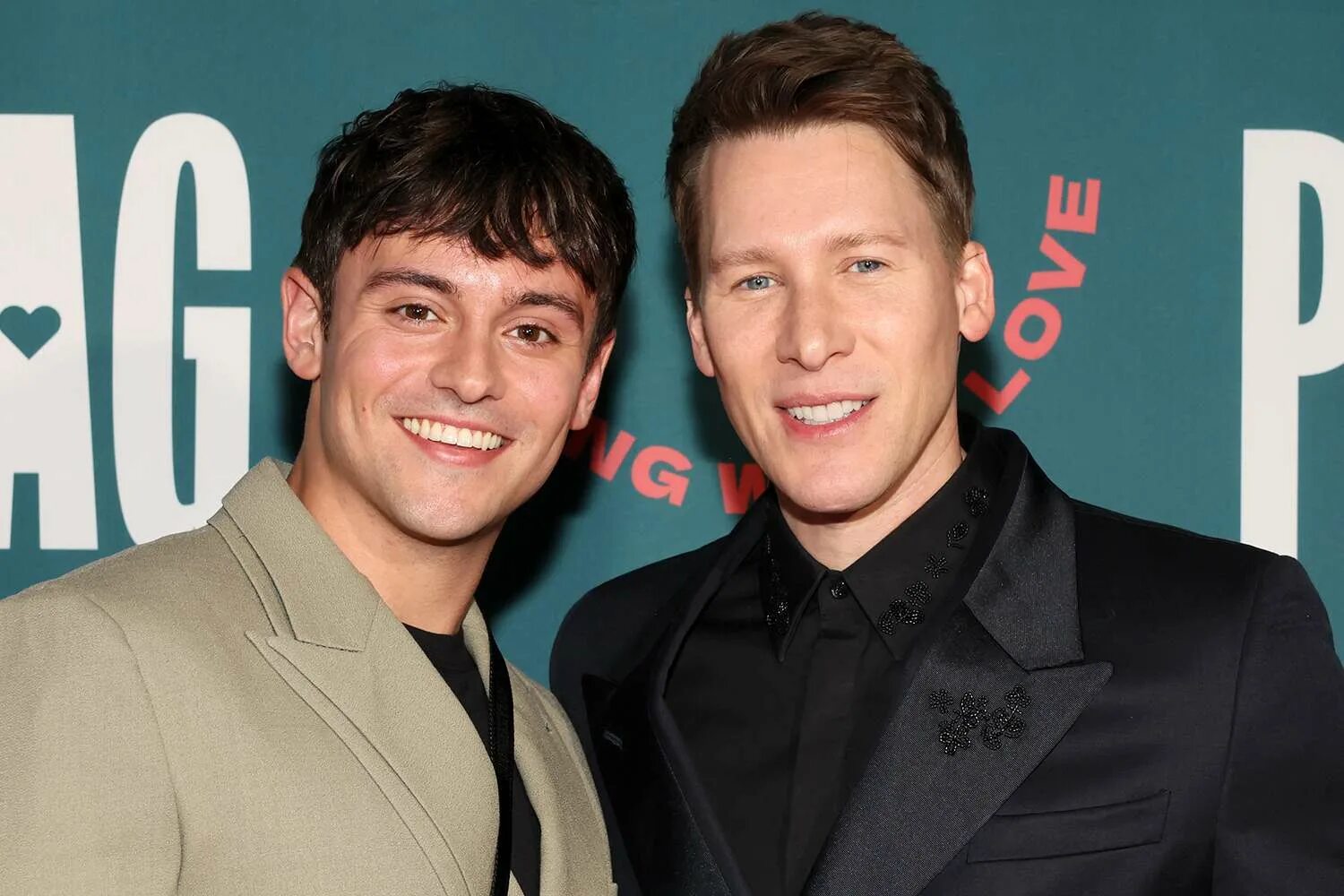 Дастин Лэнс Блэк. Том Дейли и Дастин Лэнс Блэк. Tom Daley Tom Daley. Tom Daley and Dustin Lance Black.