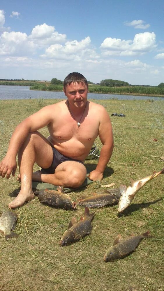 платная рыбалка девочки. сальск фишинг. рыболовные логотипы fishing. клуб фиш брянск. кмв фишинг.