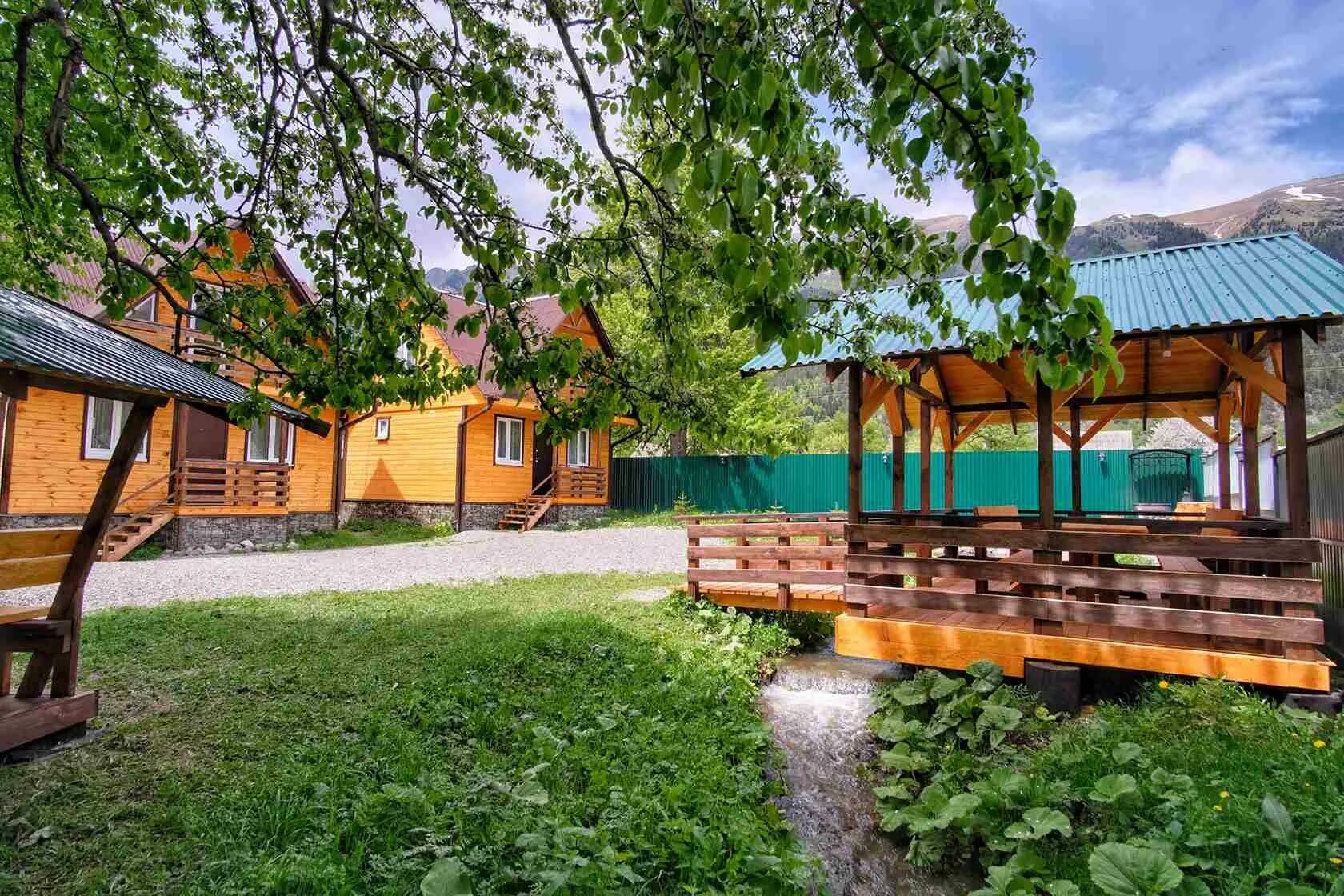 Архыз виллы. Село архыз карачаево черкесия. Домик в горах архыза снять. Домик в горах архыза снять. Грин хаус архыз.