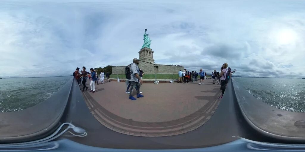 Будут ли 360. Фото 360 градусов статуя свободы. Панорамы Курска 360 градусов памятники. 360 Градусов это назад. 360 Мы про настоящее.