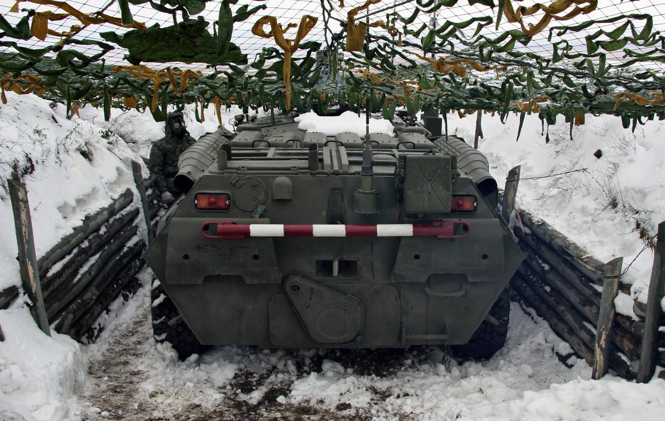 Устройство военной техники. РХМ-6. Окоп БМП 2. БТР 70 РХБЗ. БТР-80 замаскированный.