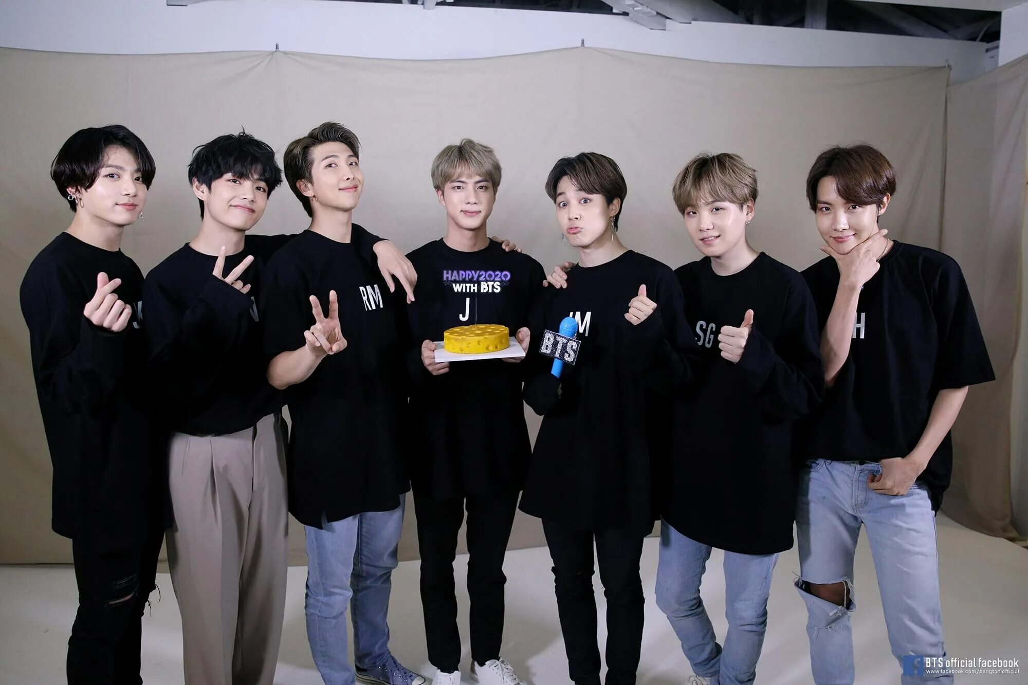 Сколько лет bts в 2025 году. Bts 2025. бтс феста 2025. festa bts 2025 чонгук. мембер бтс.