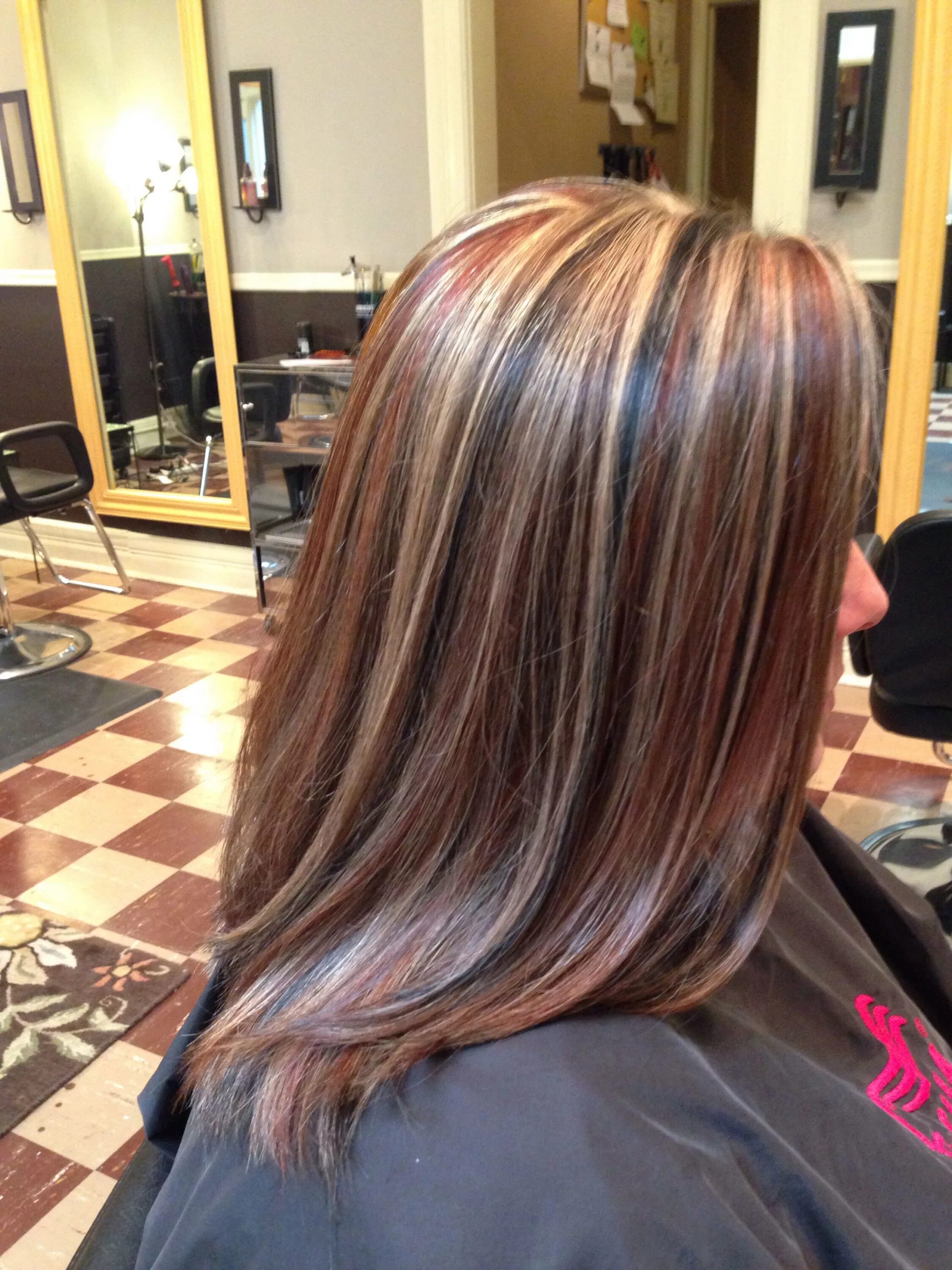 Golden honey caramel highlights for brown hair. Highlights for dark hair types /
