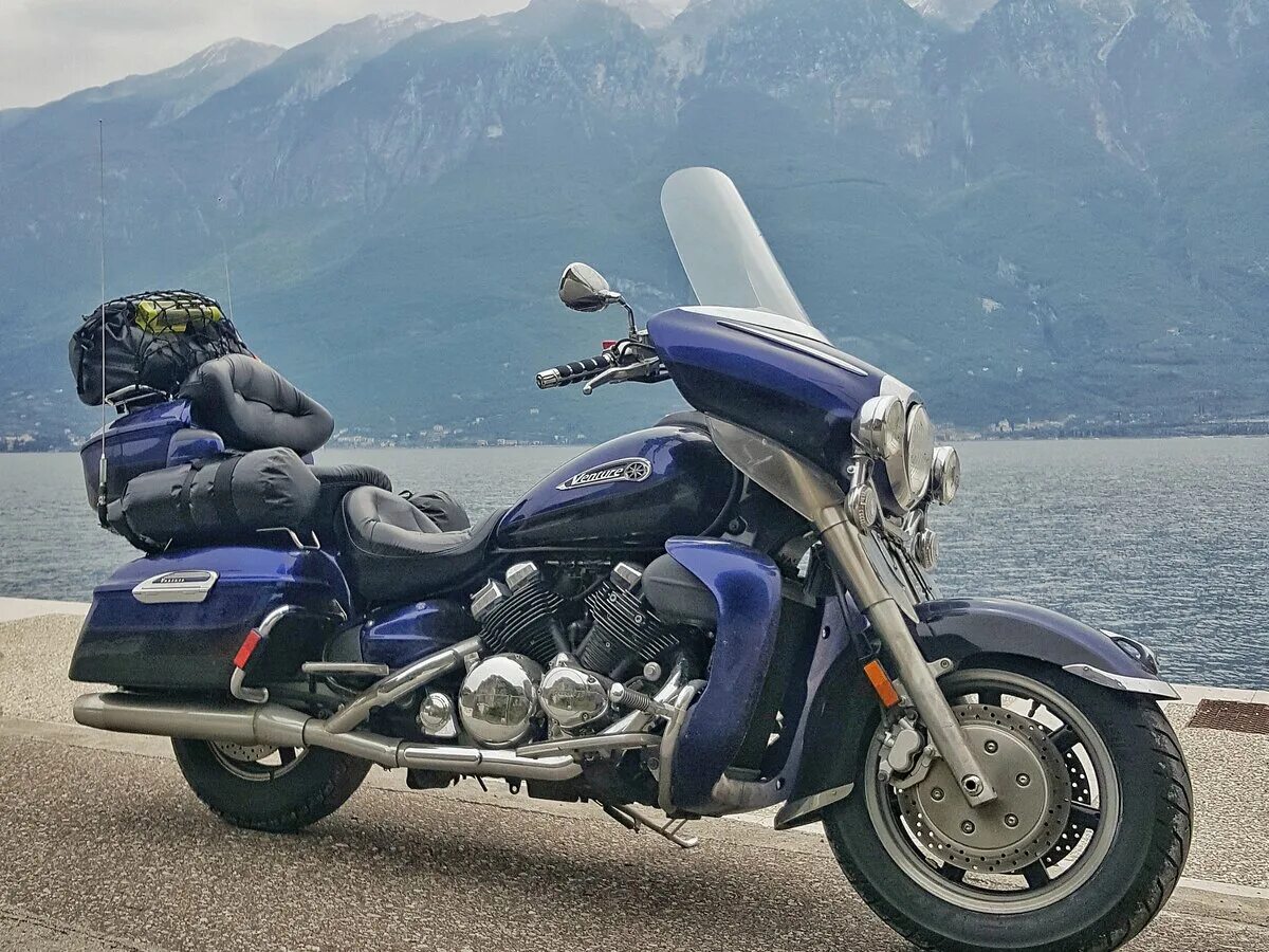 Yamaha петербург. Фз6 с боковым пластиком. Yamaha xvs 400 drag star custom. Yamaha royal star venture 2018. Yamaha петербург.