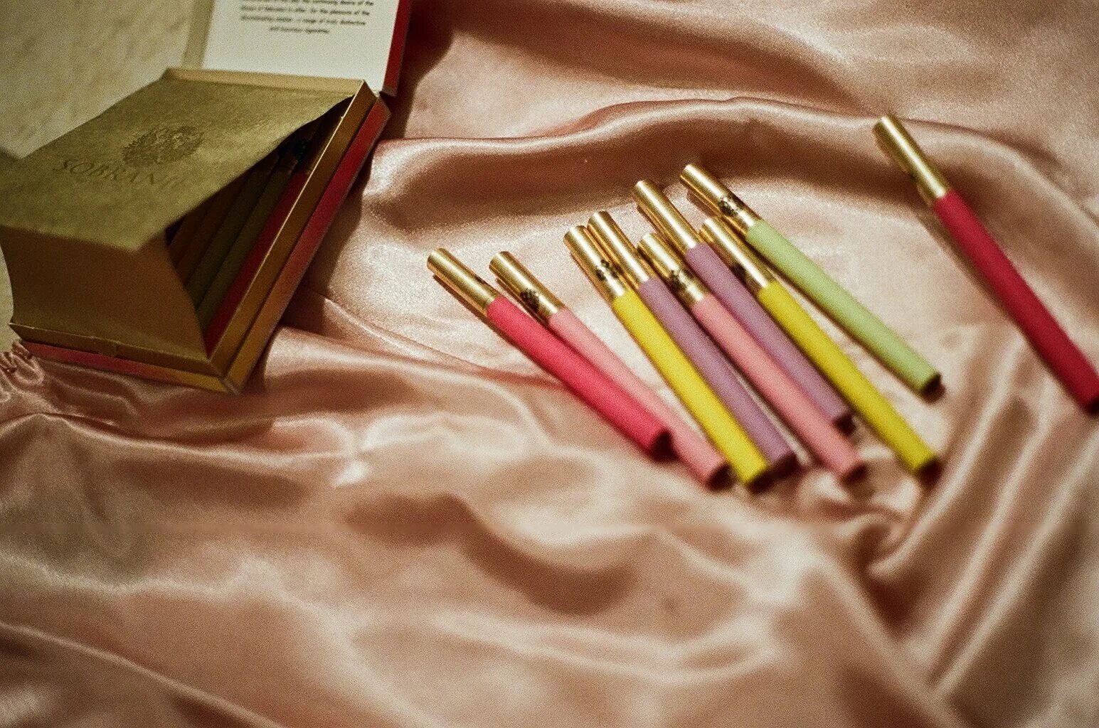 Сигареты Sobranie Cocktail. Сигареты Sobranie Colours. Сигареты Sobranie Colours (Cocktail 100's). Sobranie Cocktail. Sobranie Cocktail. Собрание руби