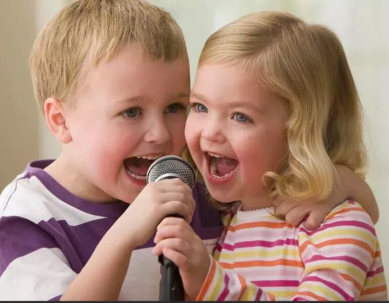 Наушники для девочек. Наушники. Дети на музыкальном занятии. Музыка для 7 лет видео. Музыка терапия для детей дошкольного возраста.