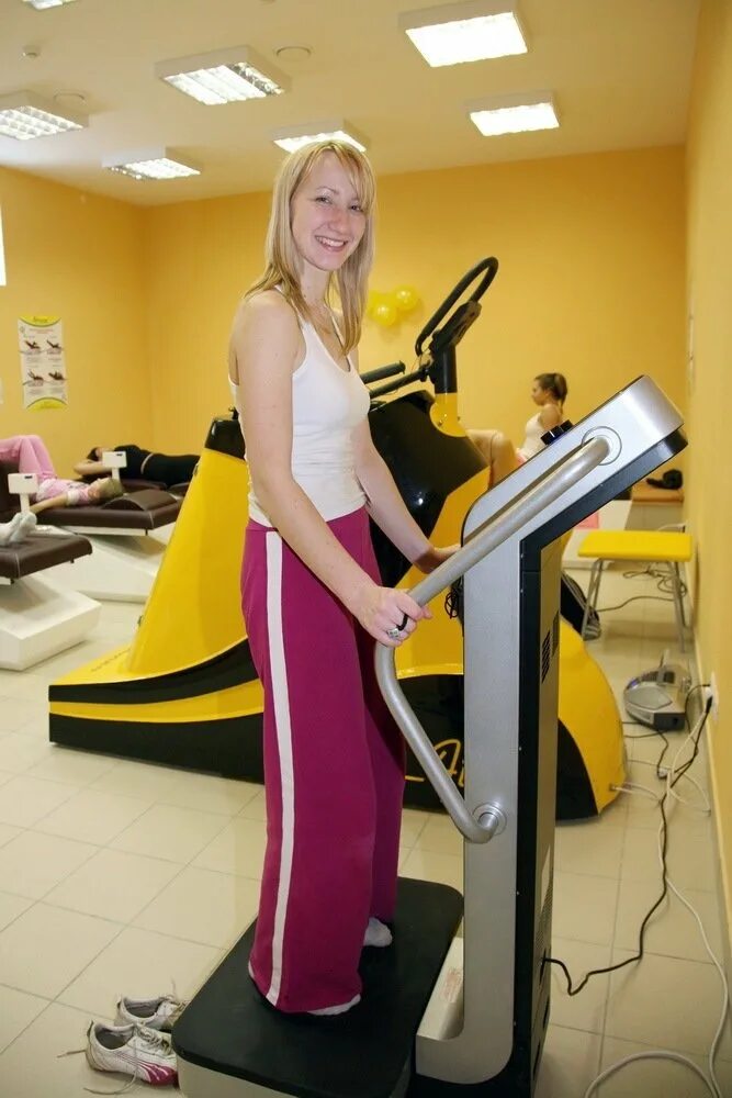 Base fit logo. Lady's fit. Эмблема леди фит. Сандра набиева бокс. Lady fit это тренировка.