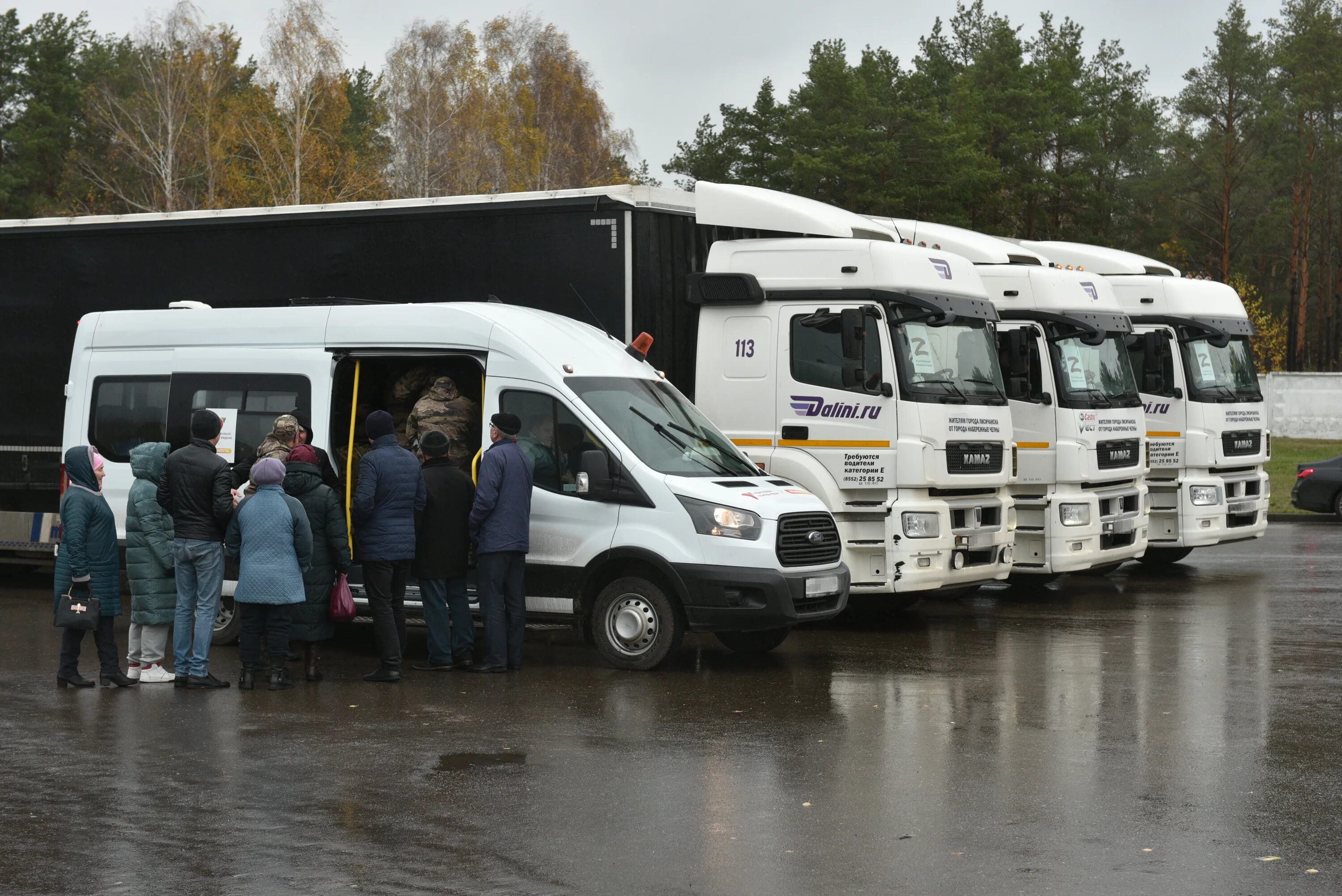 Из города выехал грузовик. Гуманитарная помощь набережные челны. грузовик в городе. гуманитарка с набережные челны. грузовик чаллы.
