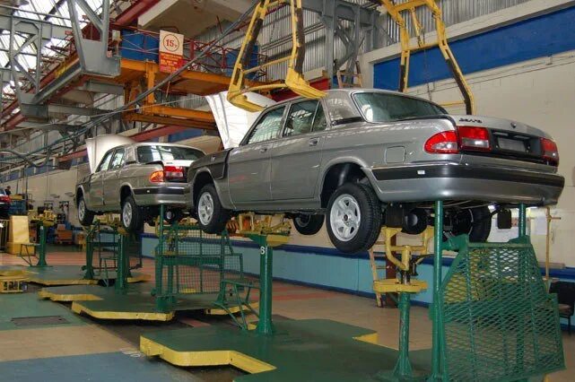 Завод производитель газ. Газ 31105 на заводе конвейер. конвейер газ 3110. волга 3110 завод. волга 31105 с завода.