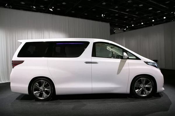 Японский минивэн тойота. Toyota минивэн alphard. Toyota noah минивэн. Тоуота алфард 2поколение. Тойота альфард левый.