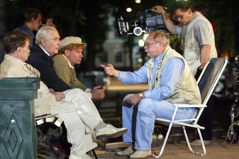 владимир бортко мастер и маргарита. режиссер бортко мастер. мастер и маргарита сериал 2005 воланд. режиссер владимир бортко на съемках фильма. мастер и маргарита сериал бортко.