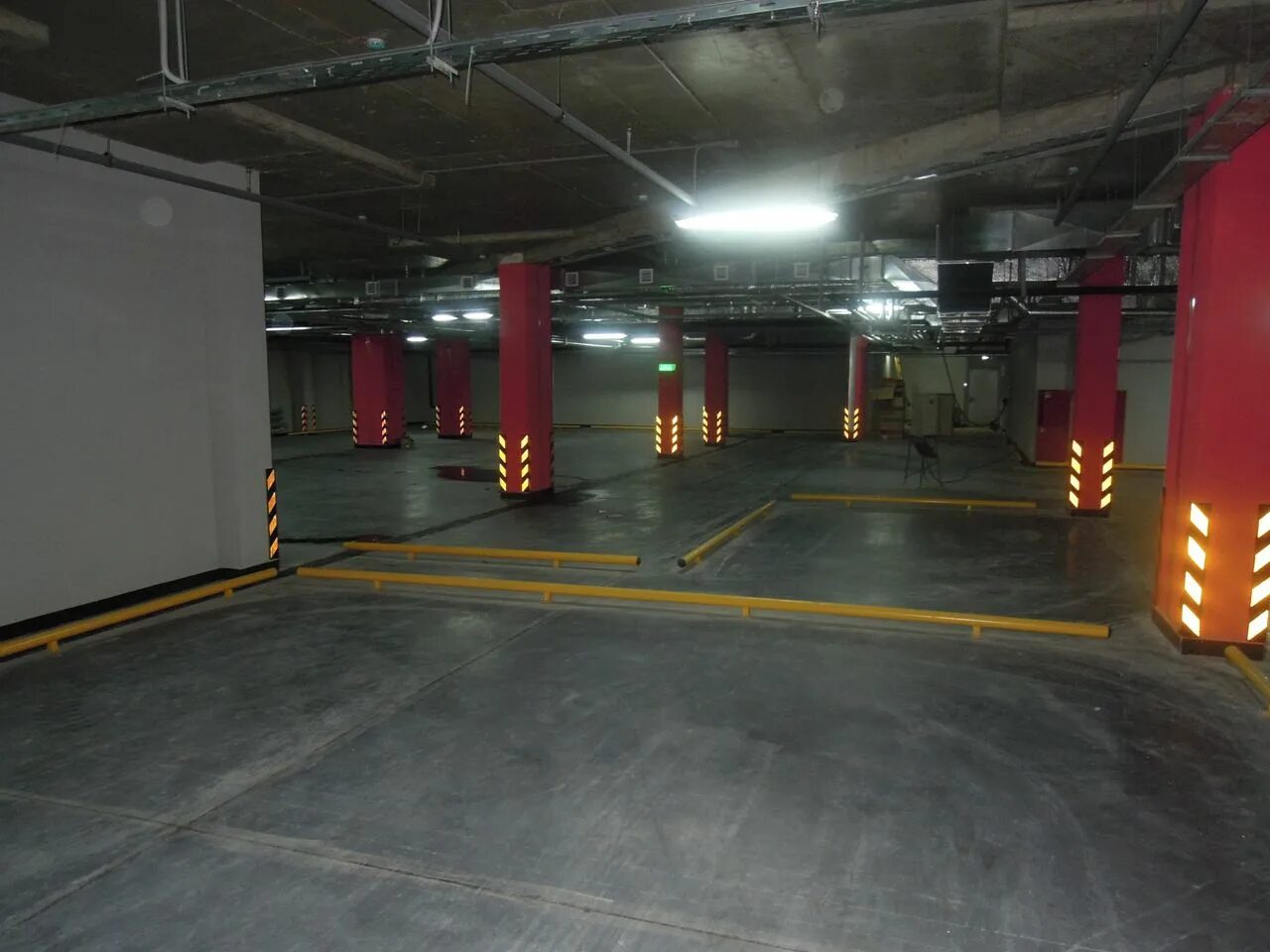 Проект жилого дома с подземным паркингом. Помещения подземной автостоянки. Подземная автостоянка в жилом доме план. Помещения подземной автостоянки. Подземный паркинг.