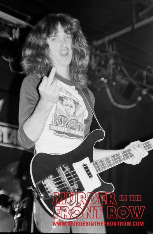 Гитара клиффа бертона. Cliff burton. клифф бёртон металлика. cliff burton 1983. клифф бертон бас гитара металлика.