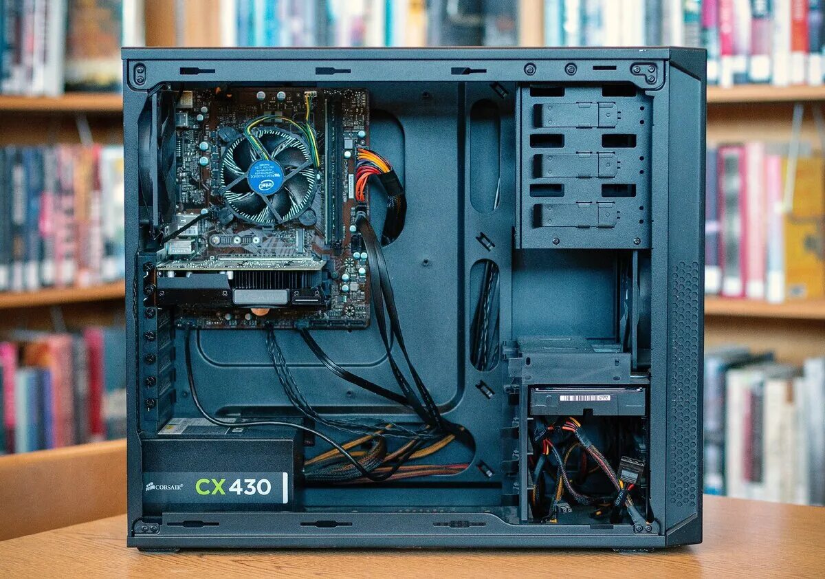 Inside the computer. Видеокарта Интел Intel Arc. Intel Arc a730m. Компьютер. Системный блок для компьютера.