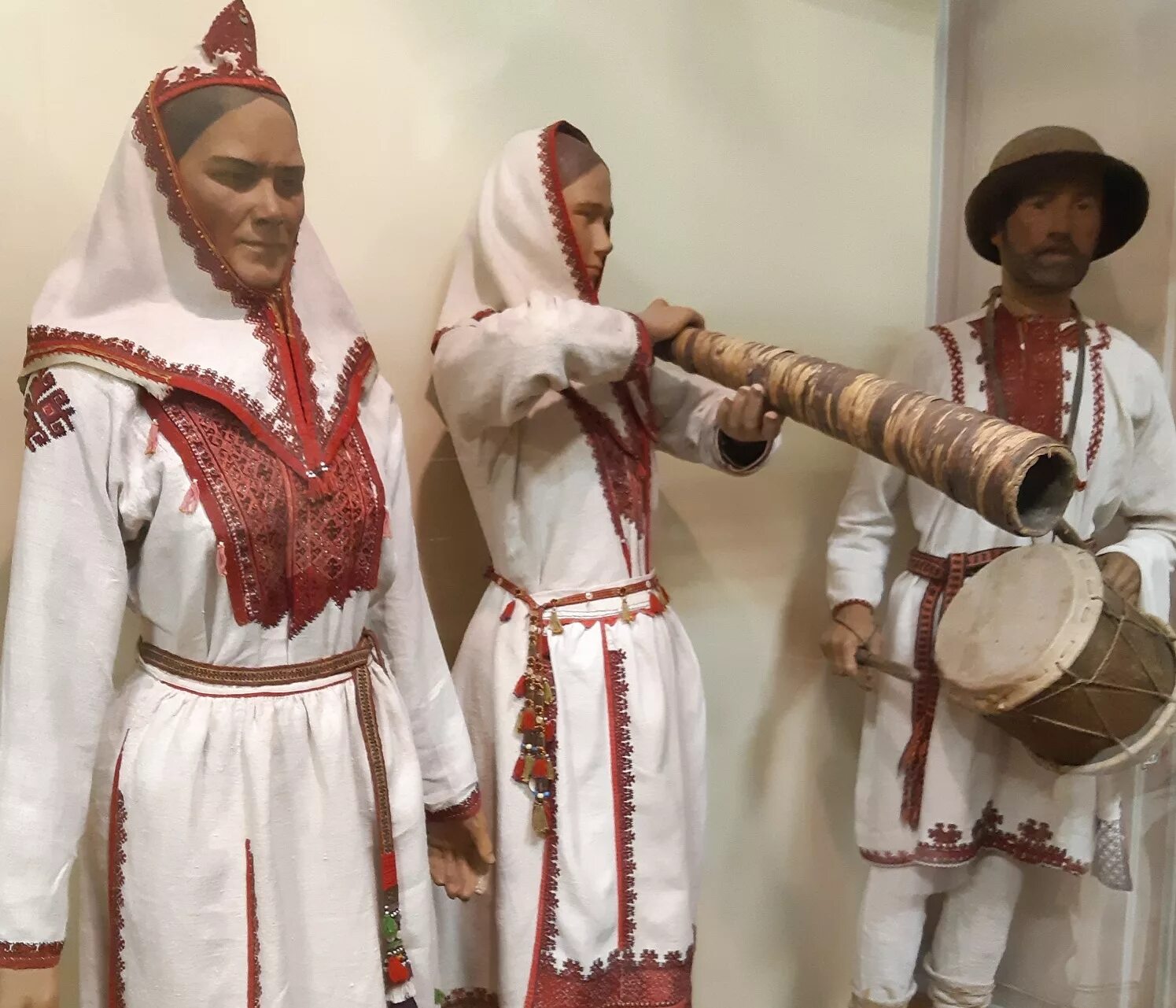 Угро-финская группа народов. Коми этнос. Марийцы 16 века. Вепсы чудь белоглазая. Угро фины.