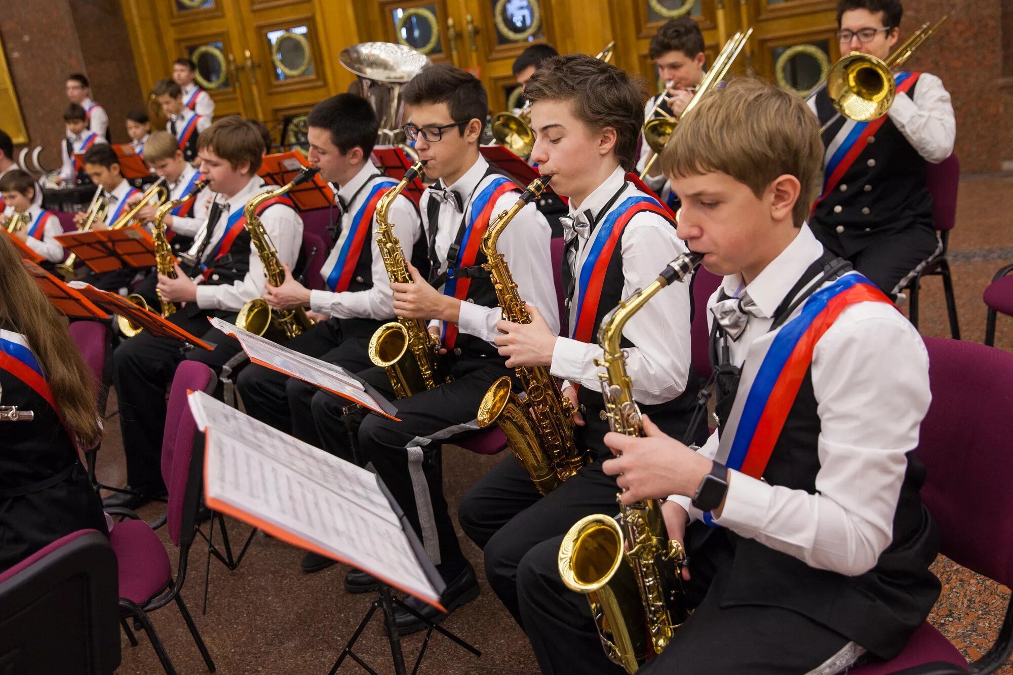 Оркестр для детей. Младший оркестр. Класс центр младший оркестр. И. Младший оркестр.
