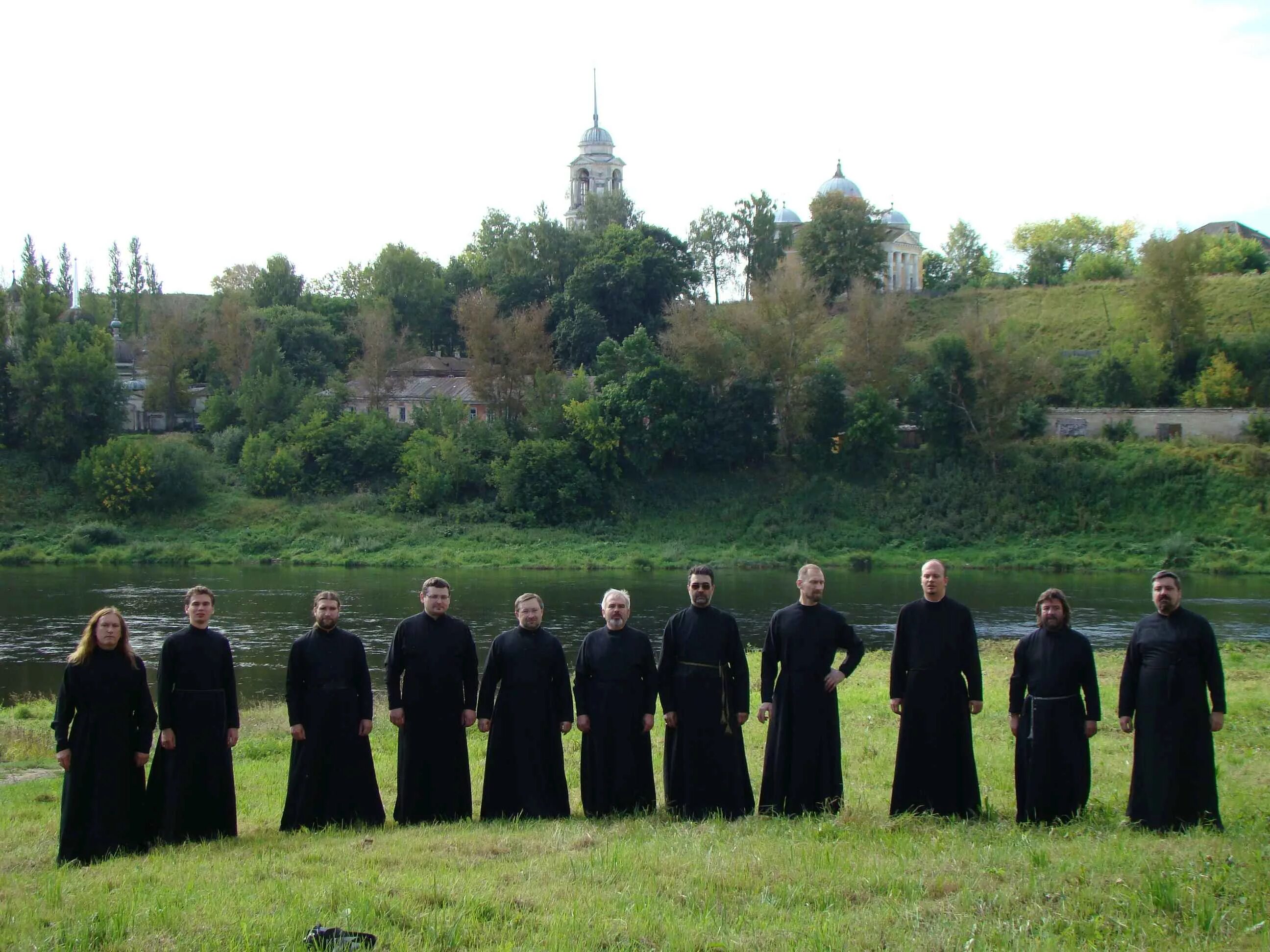 Хоры православных монастырей. Православный хор. Церковный мужской хор. Хор в православном храме. Церковные певчие.