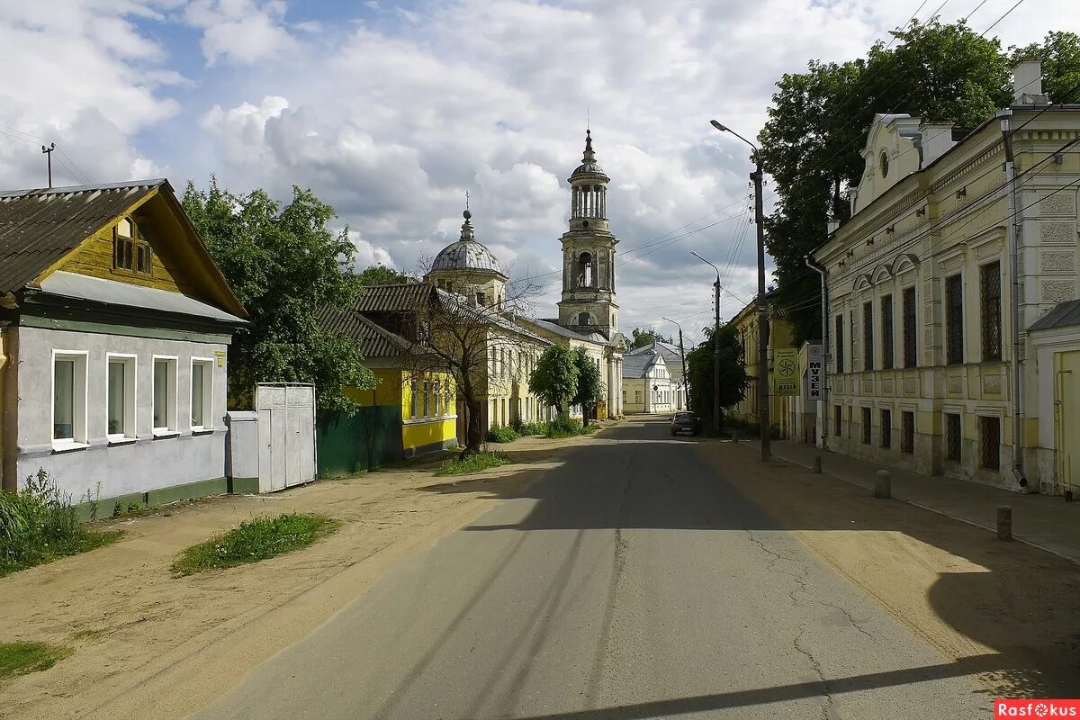 Население города торжок. Торжок Тверская область. Торжок города Тверской области. Торжок исторический центр. Город Торжок достопримечательности.