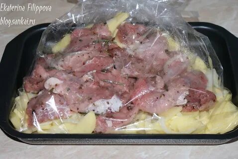 Свинина с картошкой в рукаве