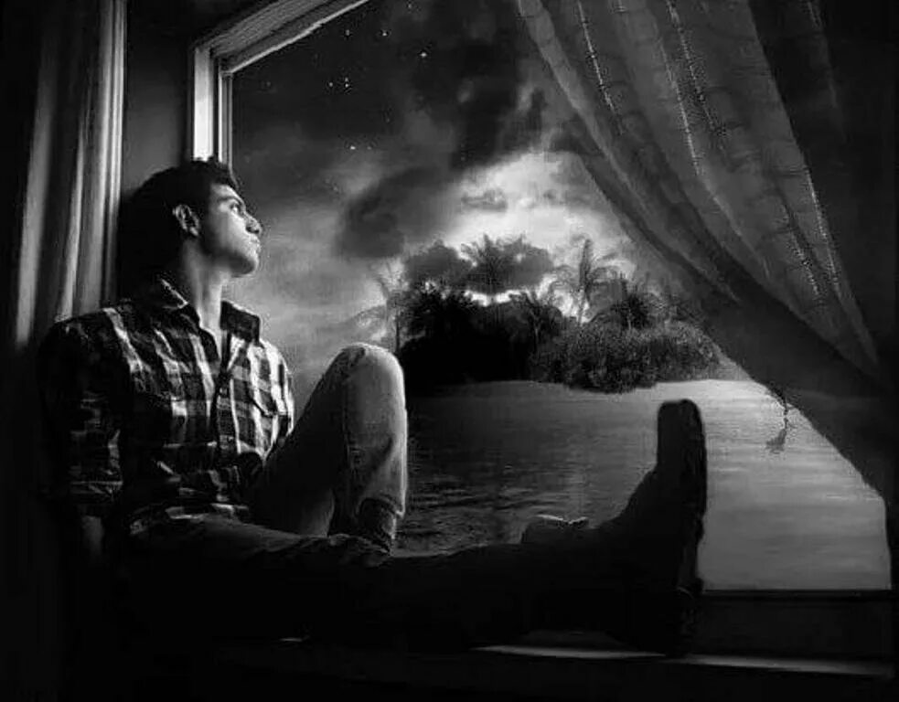 Одиночество в ночи. Человек сидит на окне. Человек у окна. Ночь мужчина.