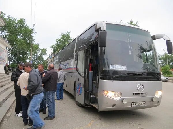 Автобус Екатеринбург Североуральск. Автостанция Серов. Автобус Континент. Автобус Североуральск.