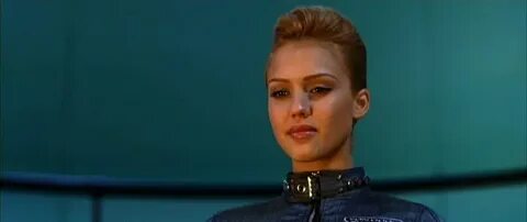 Шаш қысқарған жетілген ресейлік әйел бейнеленген порно