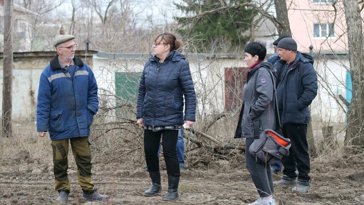 Красный сулин вода. Южсталь красный Сулин. ЖКХ В Красном Сулине. ООО Южсталь красный Сулин. Красный Сулин люди.