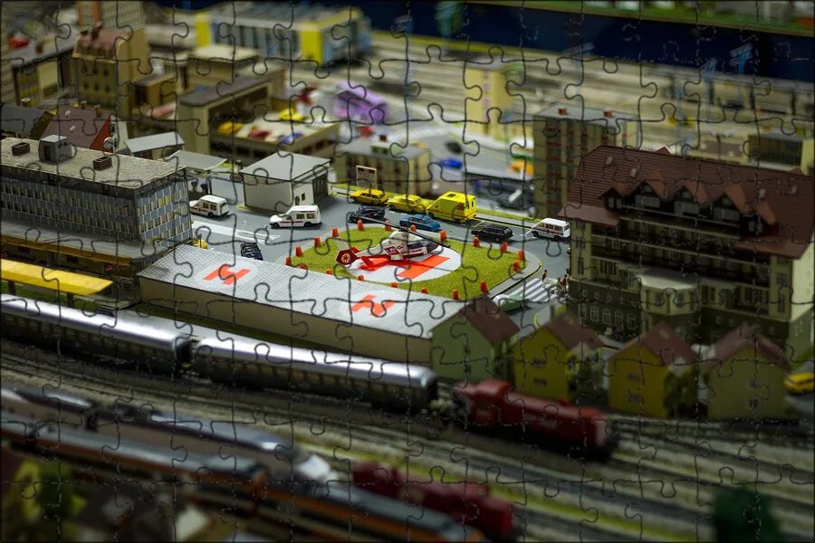 Игрушечный город. Игрушечная железная дорога. Игрушечные макеты городов. Город игрушек.