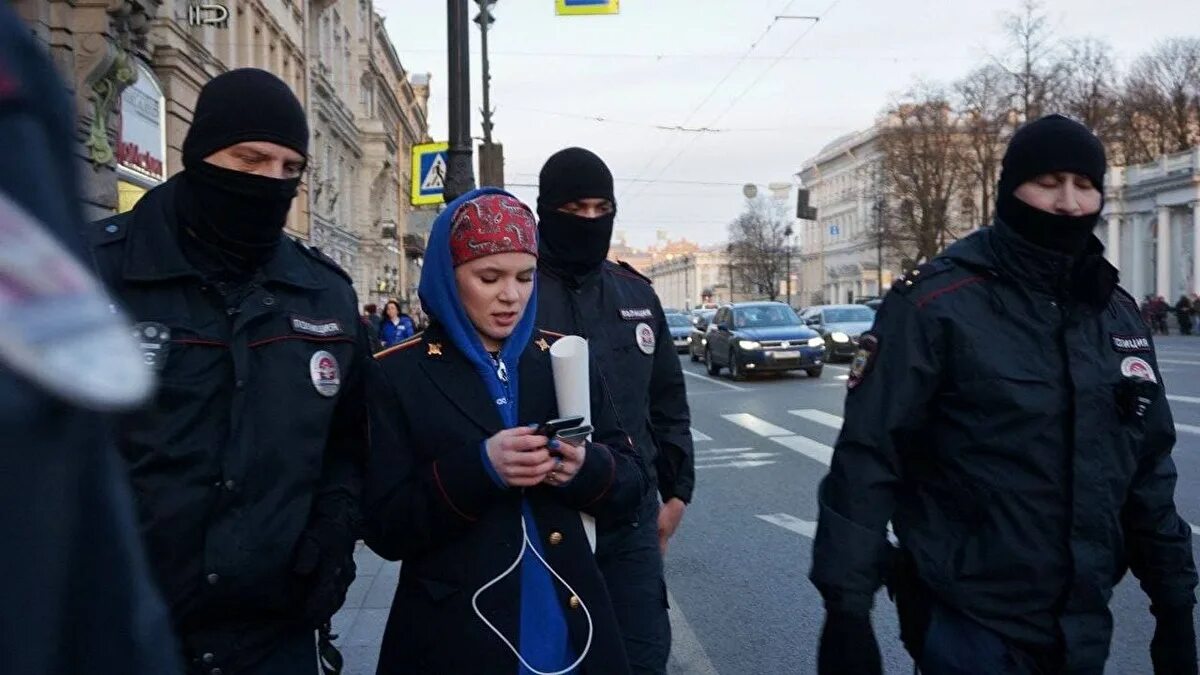 Полиция в Санкт-Петербурге задержала. Обыски в Санкт-Петербурге. Арестована девушка Санкт-Петербург. Арестовали Михайлова.