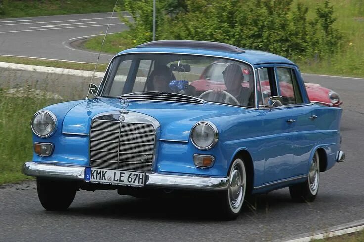 Билет в бизнес-класс 70-х: тест-драйв Mercedes-Benz W115 - ЯПлакалъ