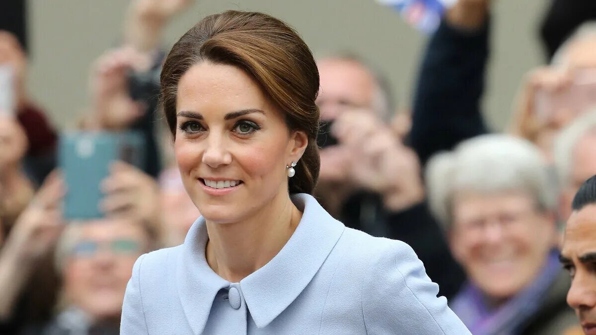 герцогиня 2023. обувь королевских особ. меган маркл слеза. принцесса кембриджская кейт миддлтон. меган маркл.