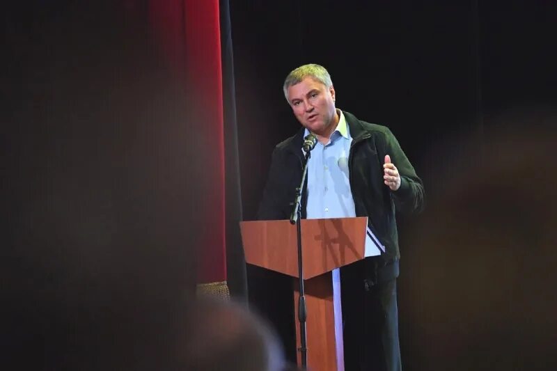 Где живут дети володина председателя госдумы. Володин злой. Депутат Володин с семьей