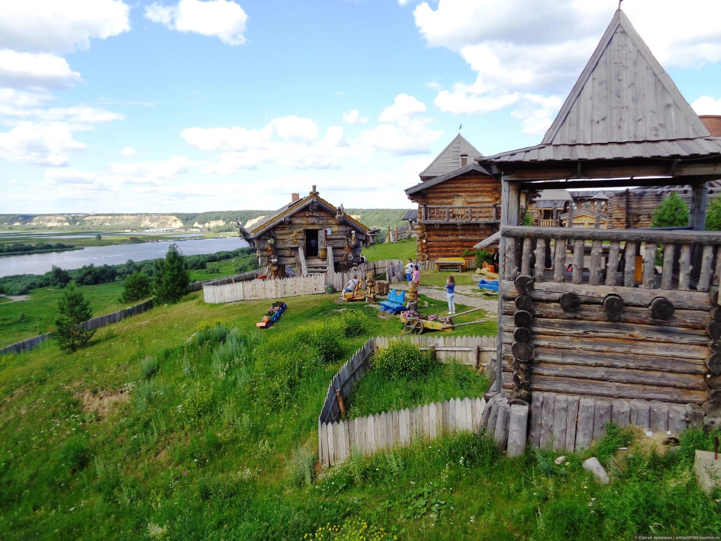 Природа енисейской сибири. Междуреченск горная шория. Иркутск архитектурно-этнографический музей тальцы. Заповедник столбы скала водолей картинка. Западная сибирь абалак монастырь.