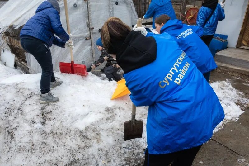 Волонтеры сургута. Субботник в Сургутском районе 2021. Год взаимопомощи в Югре. Год взаимопомощи в Югре 2023. Волонтеры Сургутского района представят лучшие проекты.