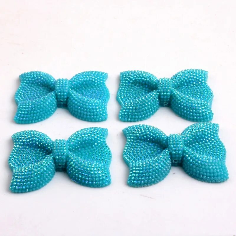 Бантик из бисера. Бантик бисер. Бантики из бусин. Бантик бисер. Брошки из бусин.