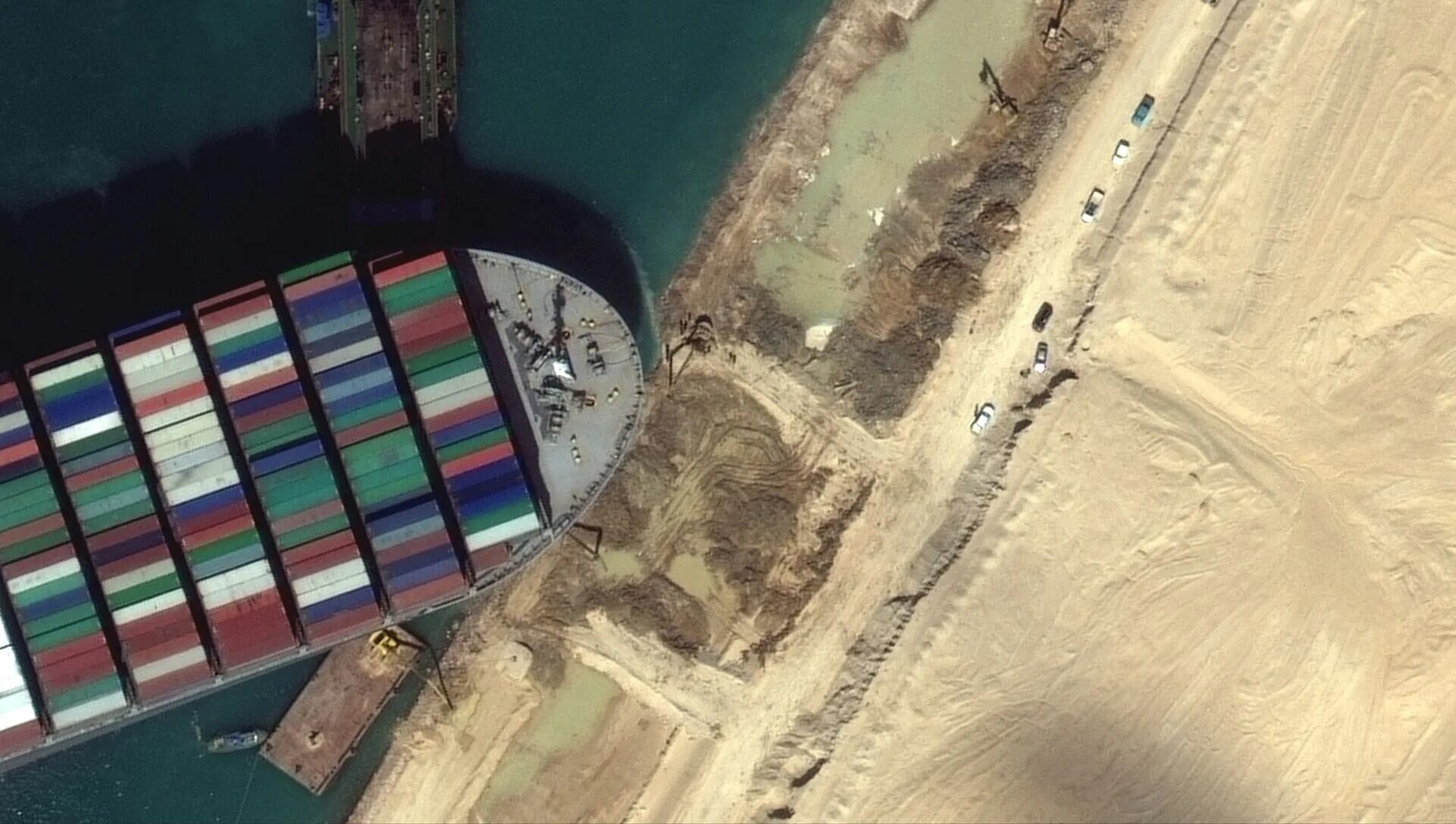 Эвер Гивен Суэцкий канал. Корабль перегородил Суэцкий канал. Корабль сел на мель в Суэцком канале. Суэцкий канал контейнеровоз сел на мель.