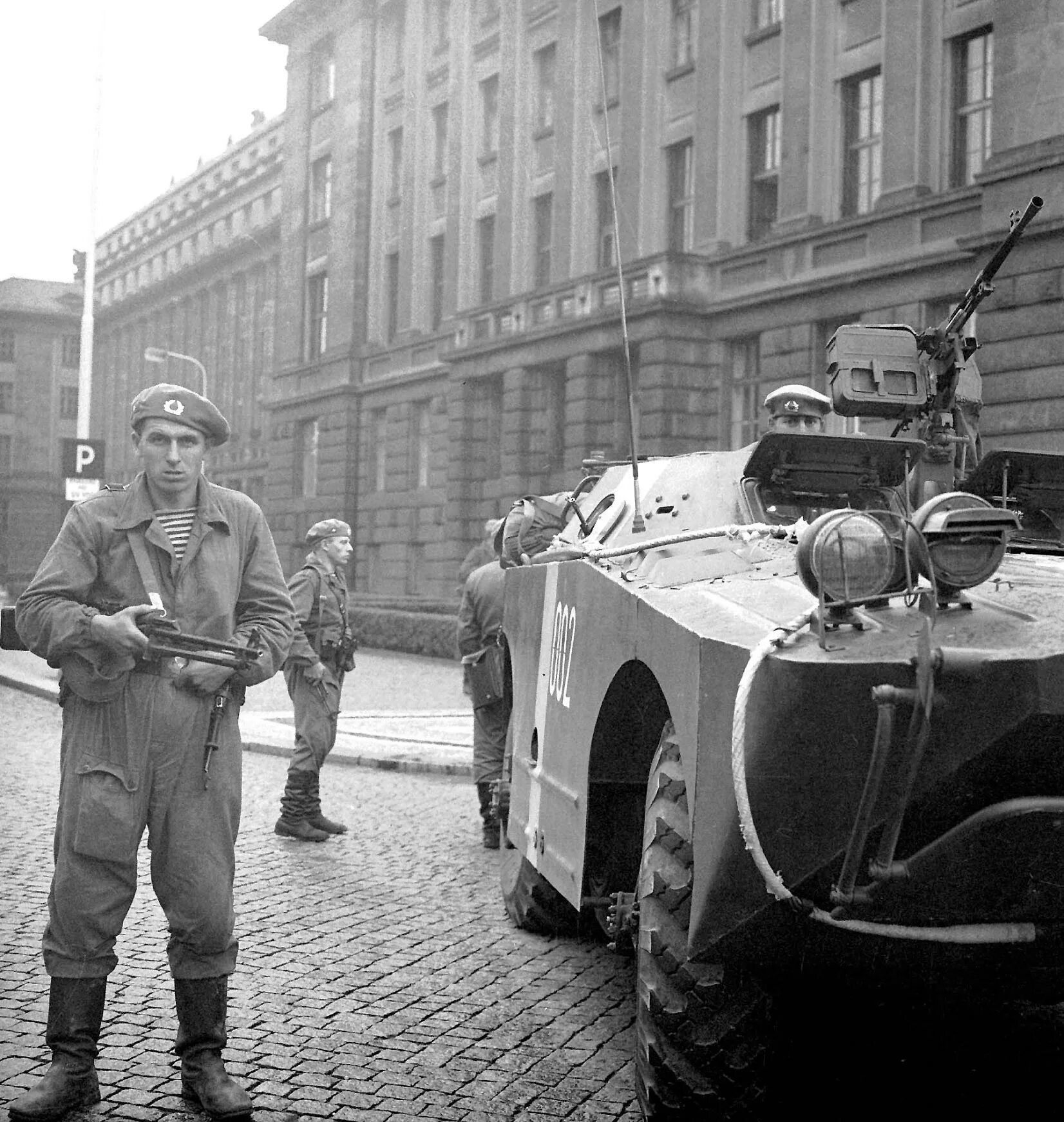 Чехословакия 1935. Десантники в Праге Чехословакия 1968. Советские войска в Праге 1968. Операция Дунай 1968 ВДВ. Прага 1968 войска ГДР.