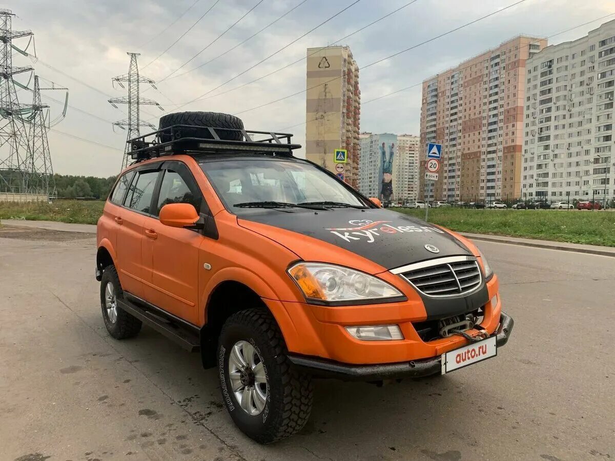 Кайрон россия. SSANGYONG Kyron Tuning 4x4. Саньенг Кайрон оранжевый. SSANGYONG Kyron красный. Кайиен пекап 2008г.