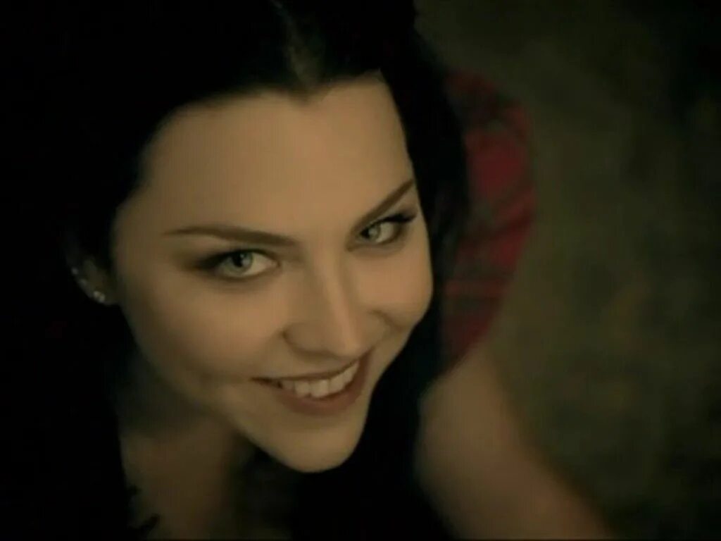 Evanescence call me when you re. Эванесенс call me when you&#039;re sober. эванесенс фото из клипов. evanescence клипы. evanescence call my hit me фото эми ли.