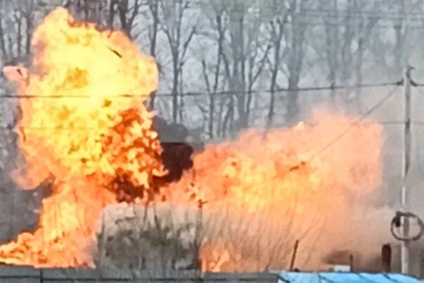 Взрывы в липецкой области сегодня утром. Липцы взрывы. Взрыв в Липецке сегодня. Сгоревший вагончик. Город горит.