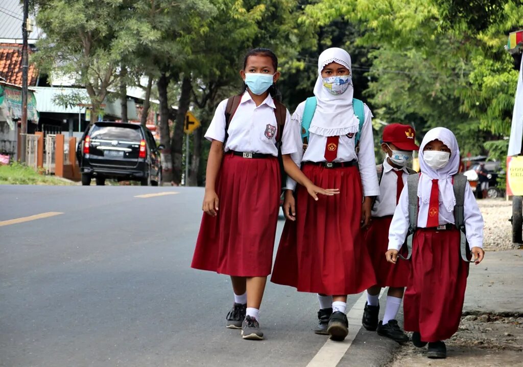 Viral 2 vs 4 pulang sekolah.