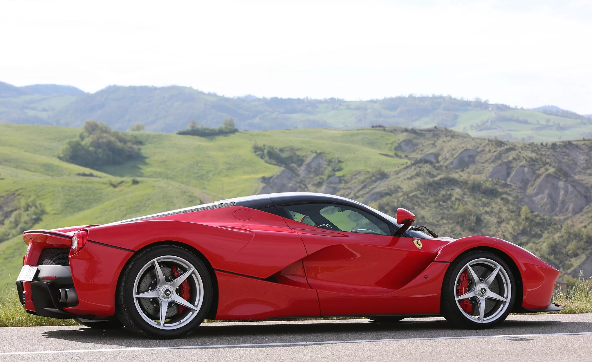 Ferrari hype. Феррари лаферрари. ferrari laferrari 2025. ferrari 988. феррари лаферрари 2015.