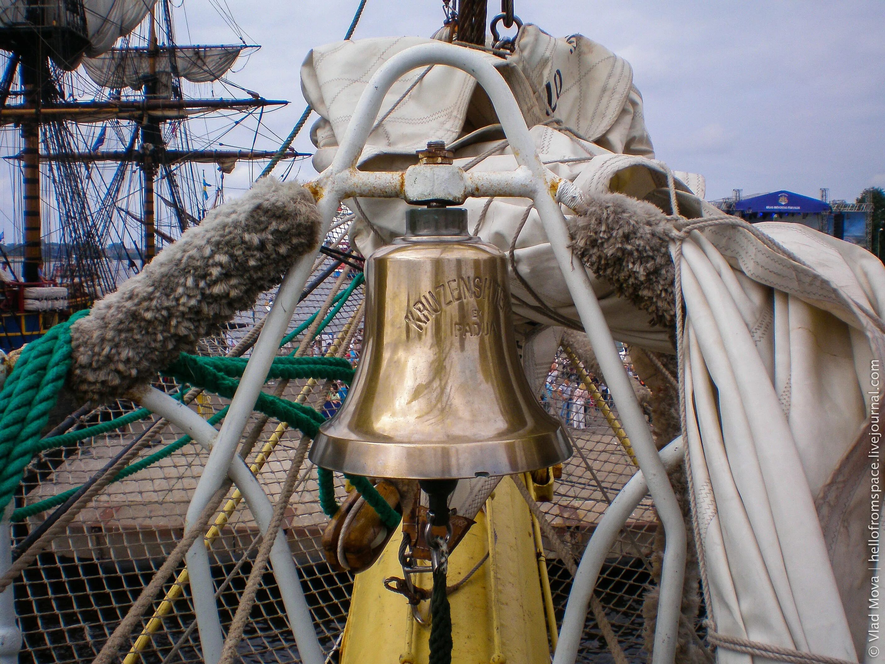 Звон корабельного колокола в полдень 5. Корабельная рында 1812. Рында бронепалубный Корвет. Рында Царский телохранитель.