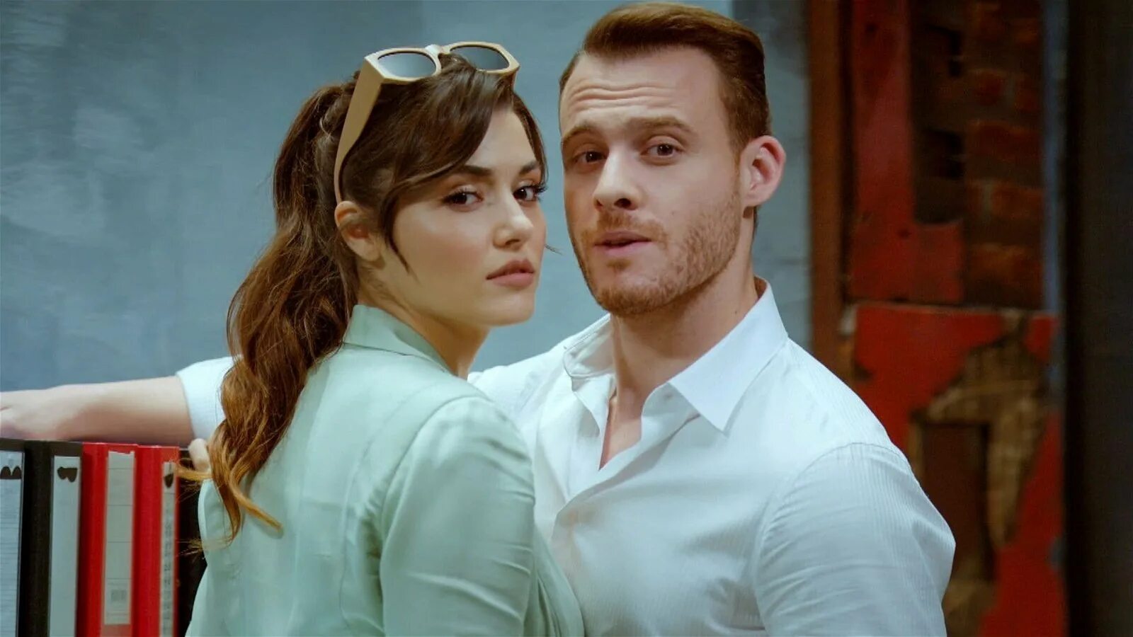 Ханде и керем. Эда и серкан клипы. Эда йылдыз и серкан болат. Эда йылдыз и серкан болат. Эда и серкан.